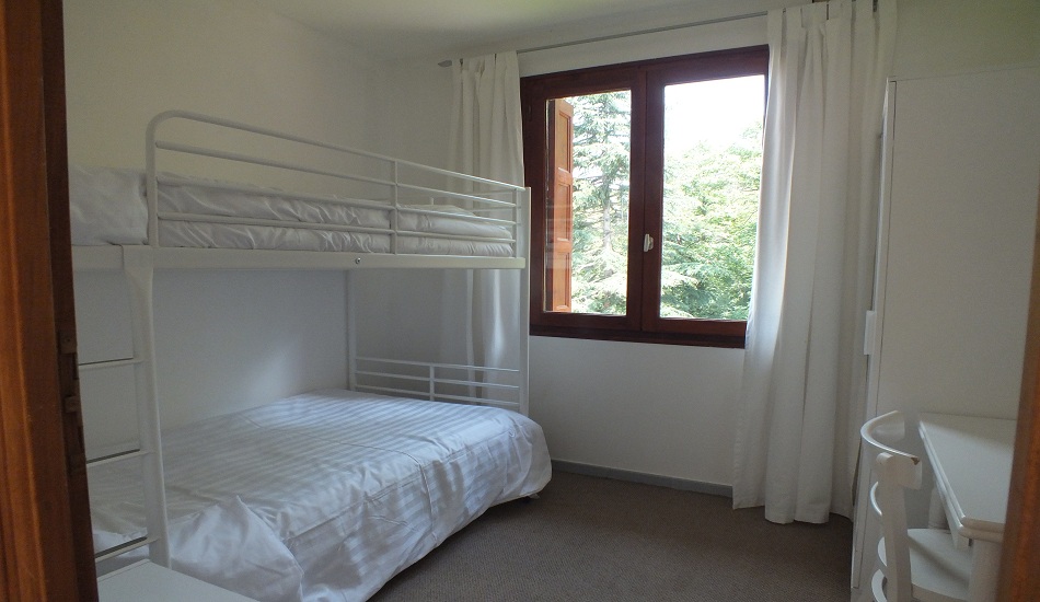 Bedroom 5 with bunk-beds
